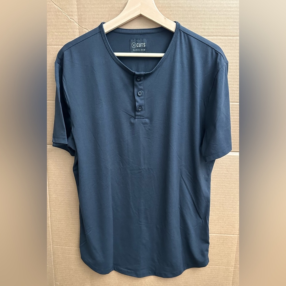 AO Henley Curve-Hem Men’s XL